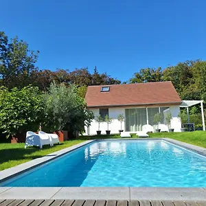 https://thibault1.ostend-hotel.net