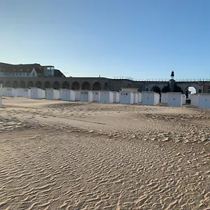 https://appartement-90m2-op-70m-van-het-strand.ostend-hotel.net
